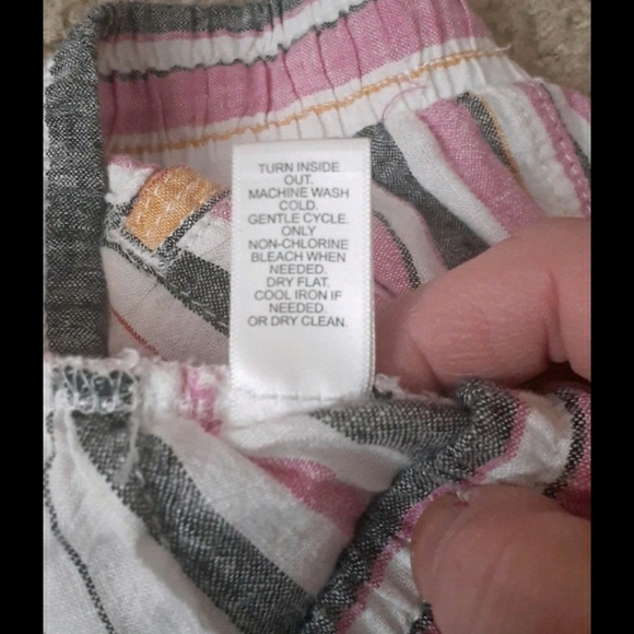 NWOT Misses' Linen Shorts - Picture 4 of 4